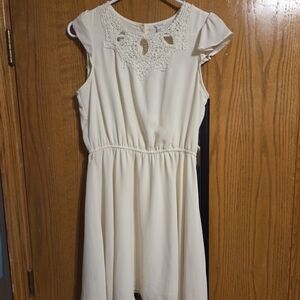 Forever 21 Cream Lace Dress